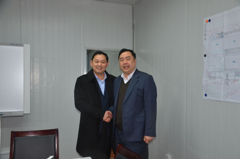 1496476433252491.jpg 2-趙振元同志與項(xiàng)目指揮長(zhǎng)孫學(xué)軍同志親切合影.jpg