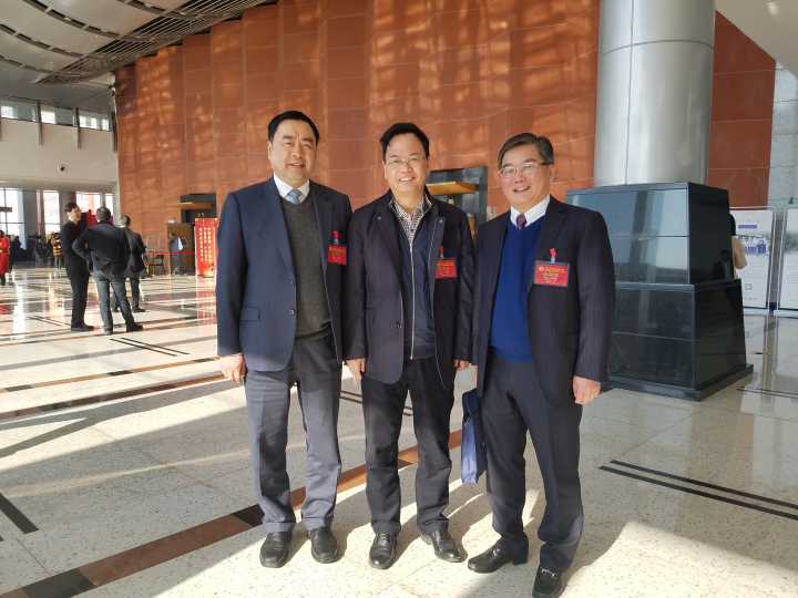 1496476884109164.jpg 5-趙振元同志與劉玉海(中)、張曉耕(右)親切合影.jpg